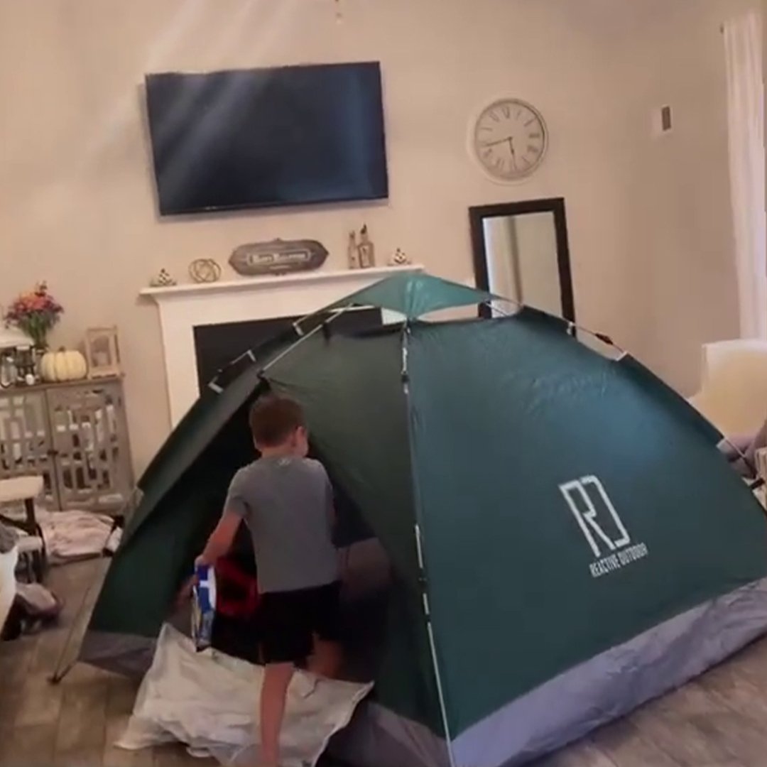 Large-Sized 3 Secs Tent (Comfortable for 3 Adults, CA)